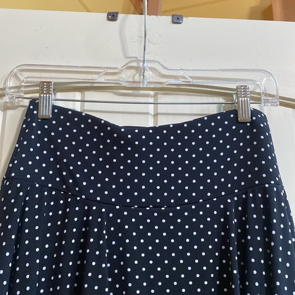 Like new! The Pyramid Collection, high/low polka dot skirted leggings - Picture 3 of 5